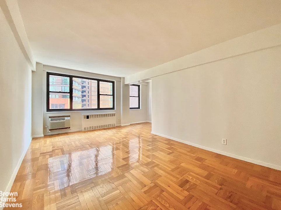 Photo 1 of 250 East 39th Street 6D, Midtown East, NYC, $2,900, Web #: 23264435