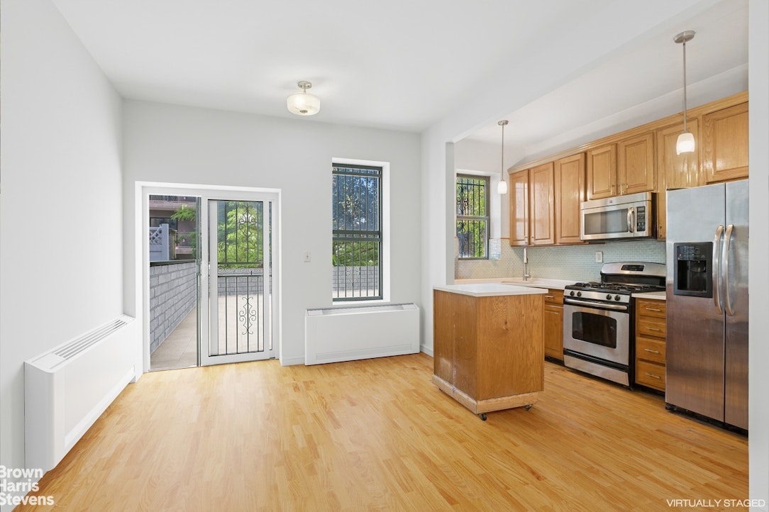 Photo 1 of 554 West 183rd Street, Fort George, NYC, $4,800, Web #: 23547459