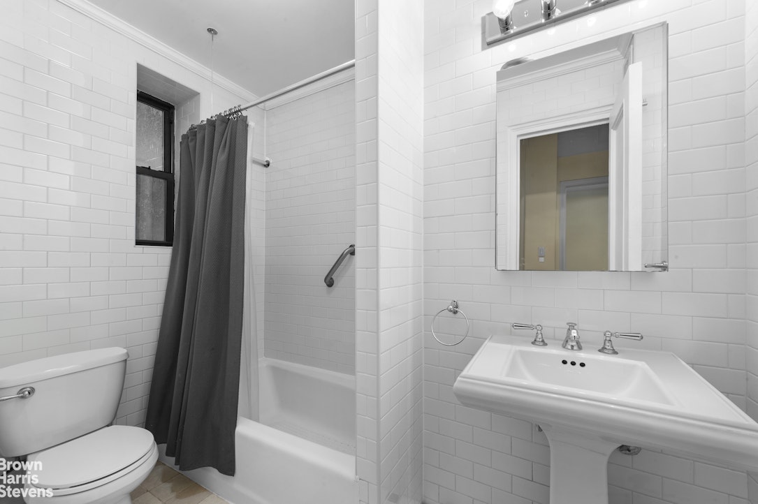 142 East 49th Street 3B Turtle Bay New York NY 10017