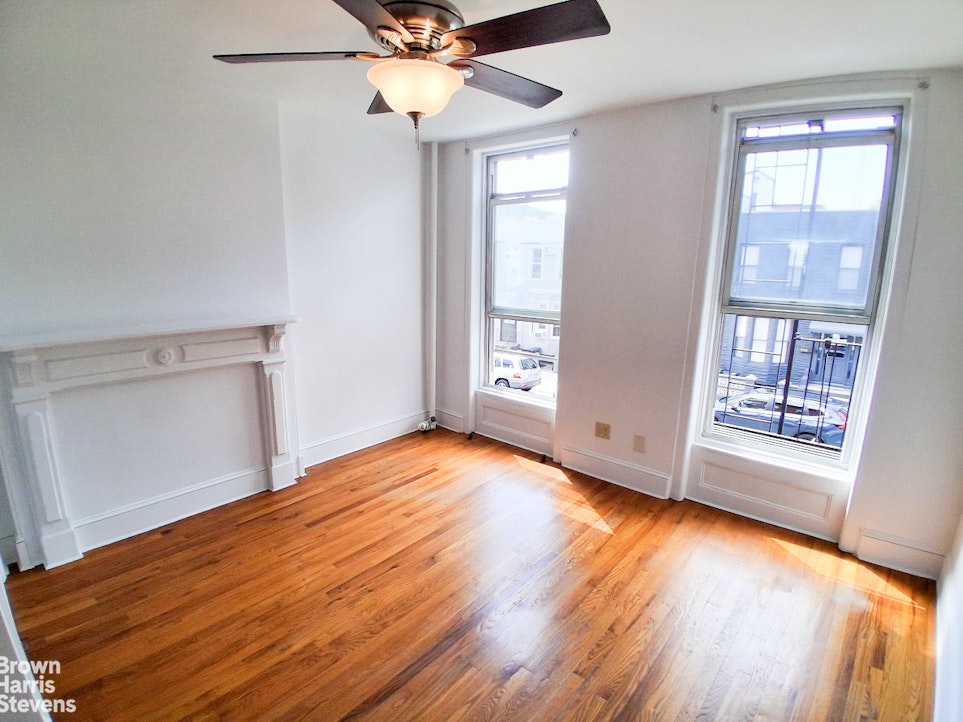 Photo 1 of 553 17th Street 2R, Windsor Terrace, New York, $3,150, Web #: 23591022