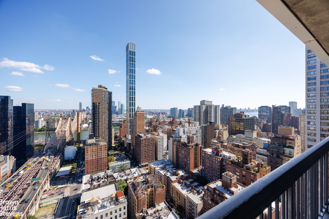 300 East 59th Street 3506 Sutton Place New York NY 10022