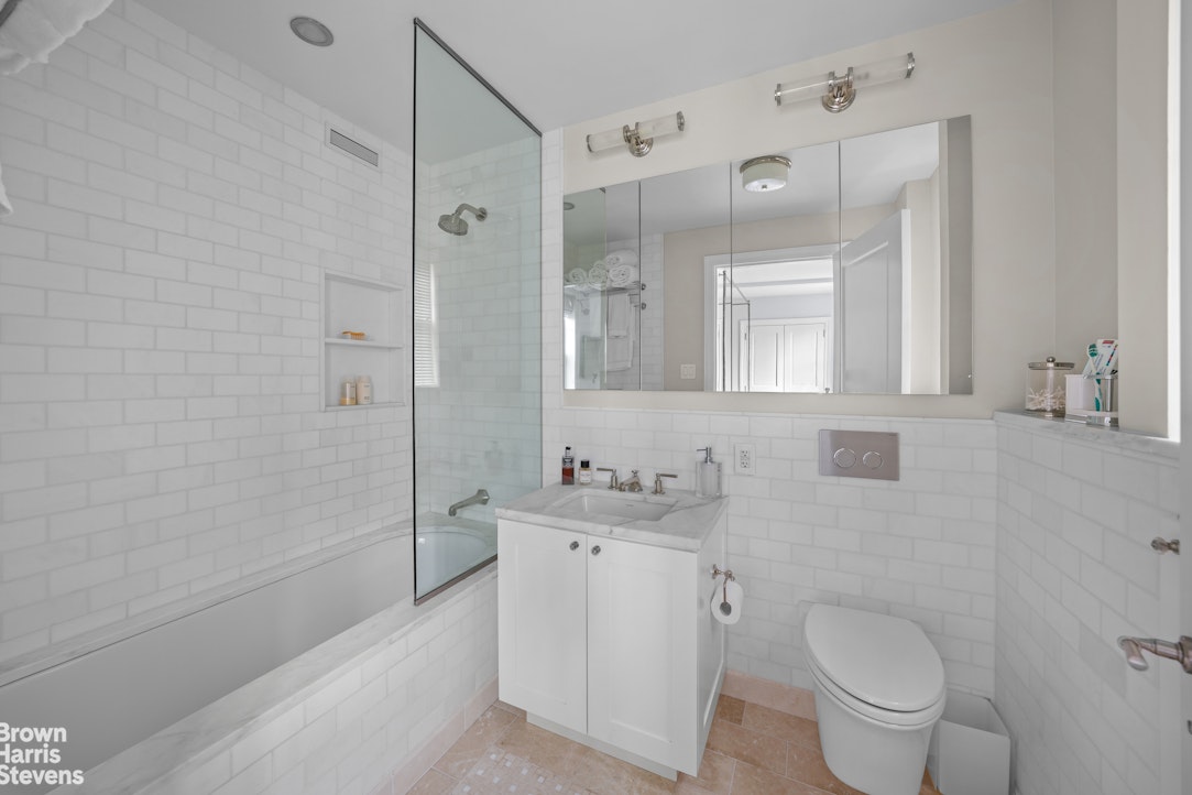 32 Washington Square West 14E Greenwich Village New York NY 10011