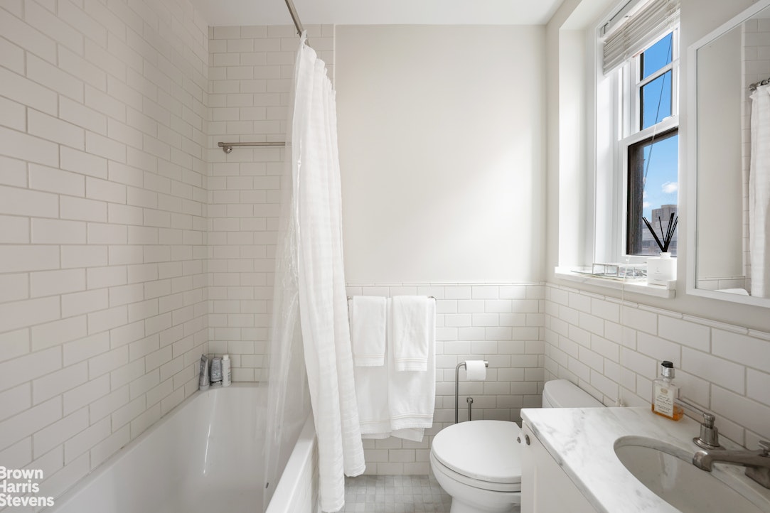32 Washington Square West 14E Greenwich Village New York NY 10011