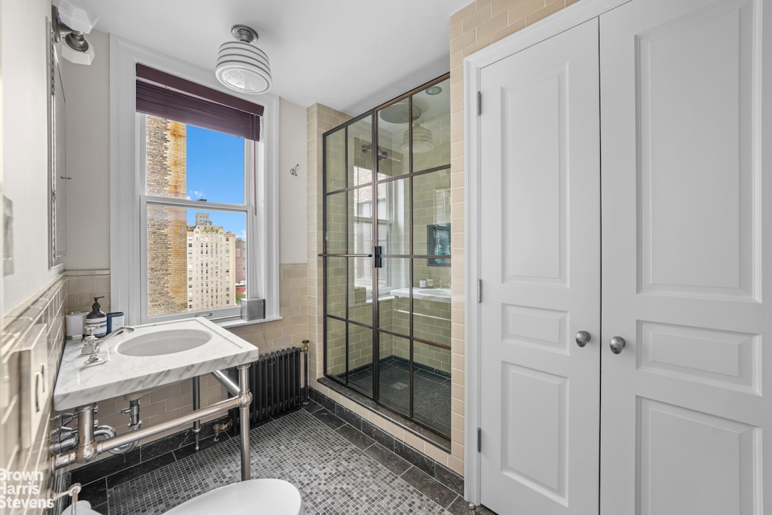 32 Washington Square West 14E Greenwich Village New York NY 10011