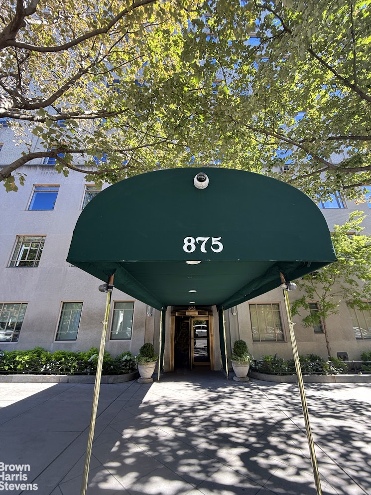 875 Fifth Avenue Upper East Side New York NY 10065