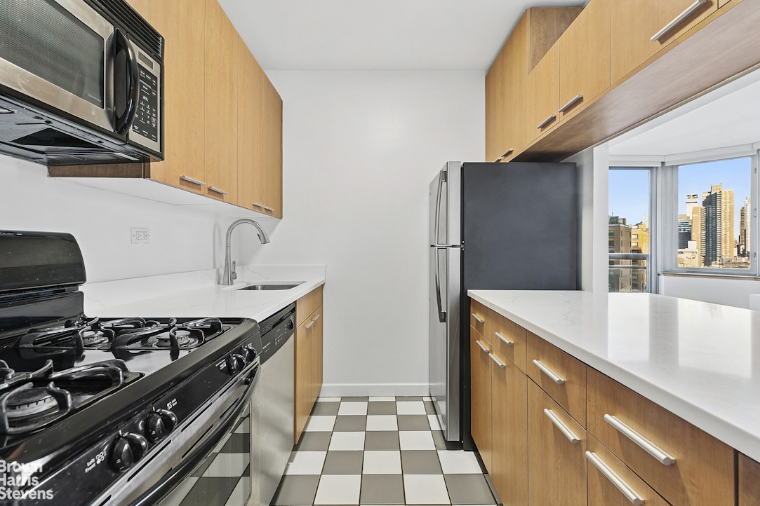 500 West 43rd Street 5G Clinton New York NY 10036