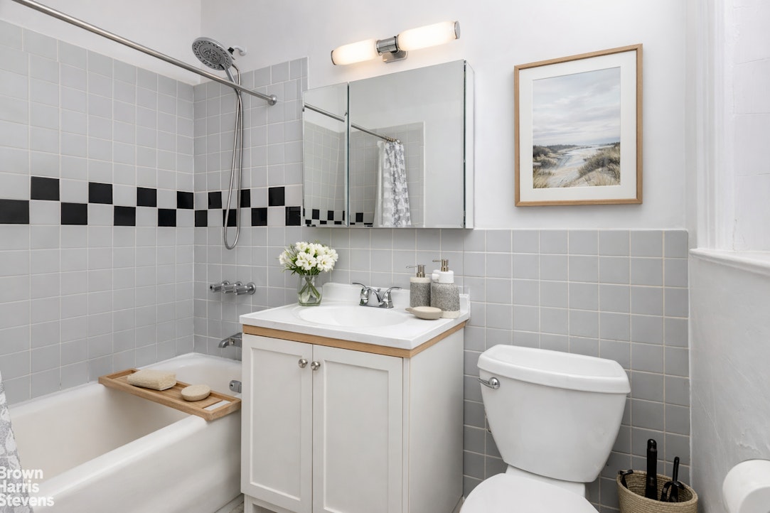 43-42 45th Street 5B Sunnyside Queens NY 11104