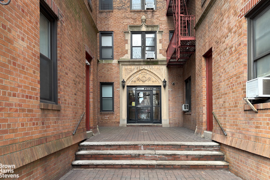 43-42 45th Street 5B Sunnyside Queens NY 11104