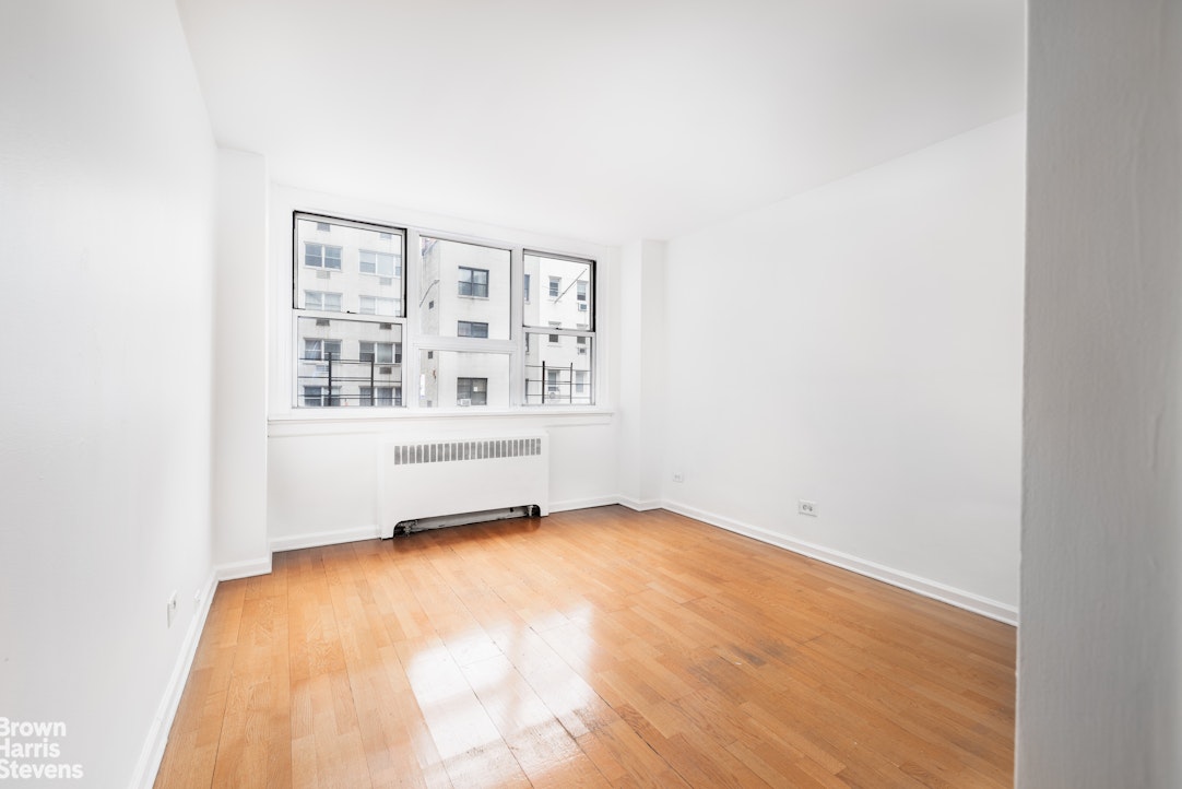 240 East 35th Street 2B Murray Hill New York NY 10016