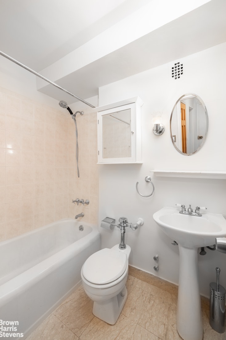 240 East 35th Street Murray Hill New York NY 10016