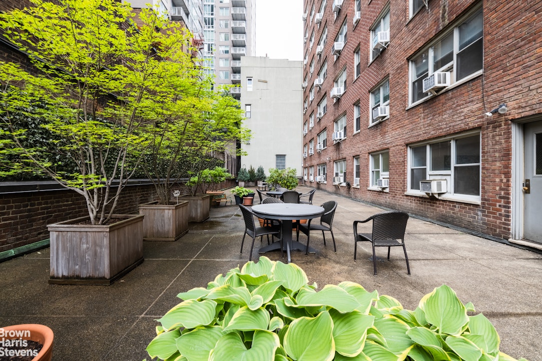 240 East 35th Street Murray Hill New York NY 10016