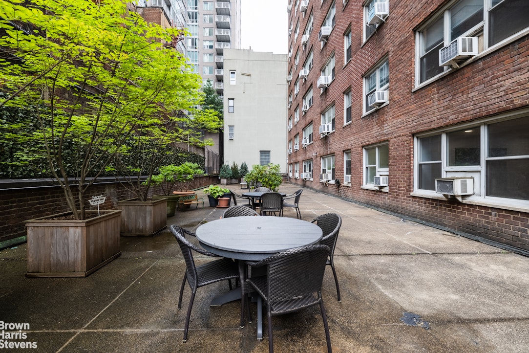 240 East 35th Street Murray Hill New York NY 10016