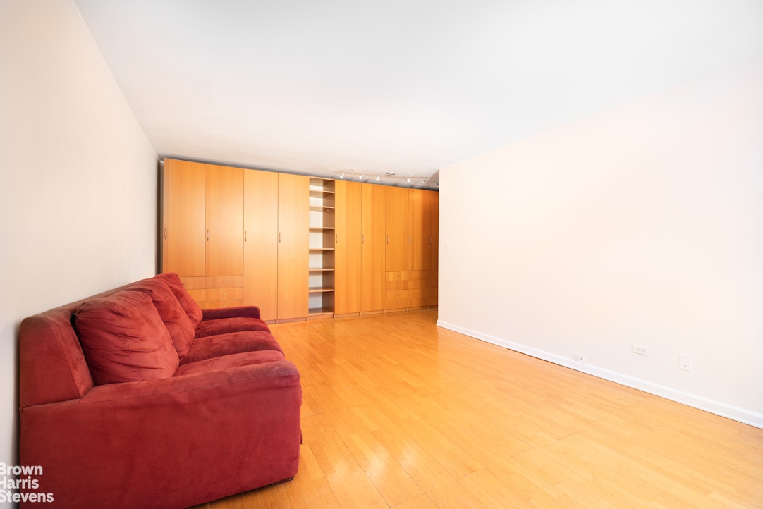 240 East 35th Street Murray Hill New York NY 10016