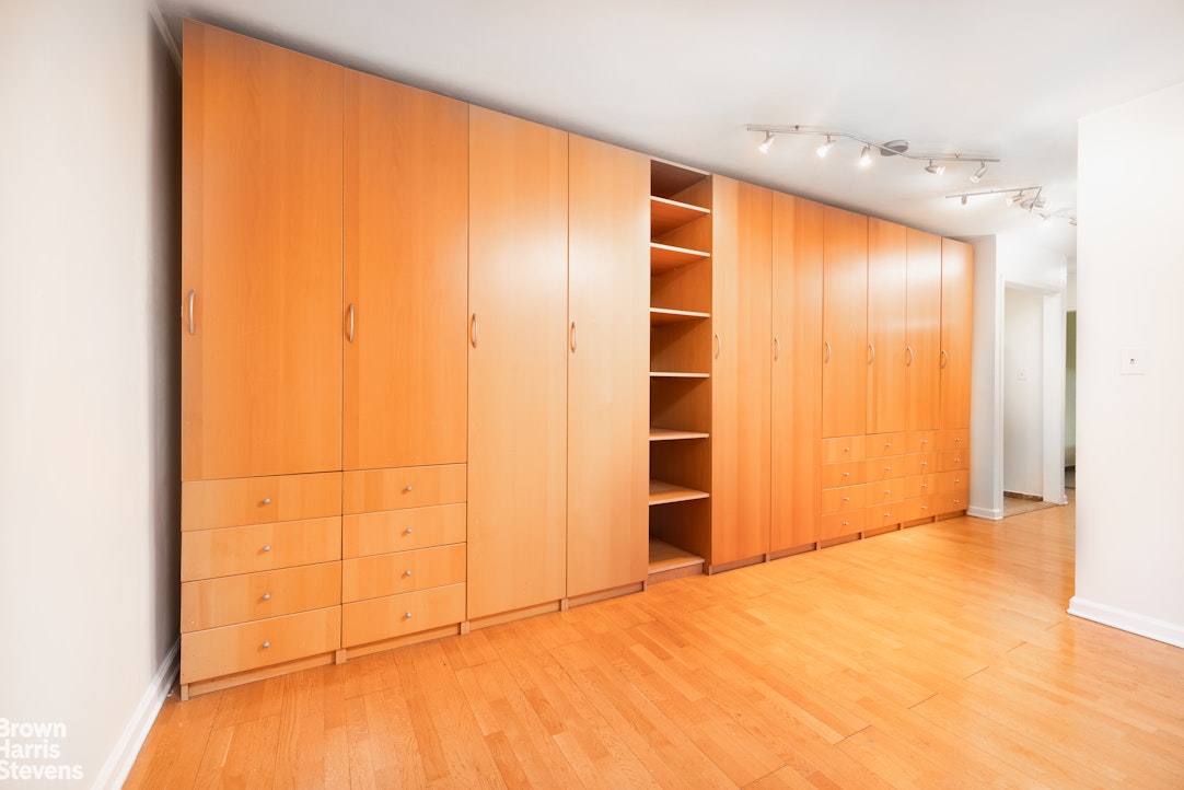 240 East 35th Street Murray Hill New York NY 10016