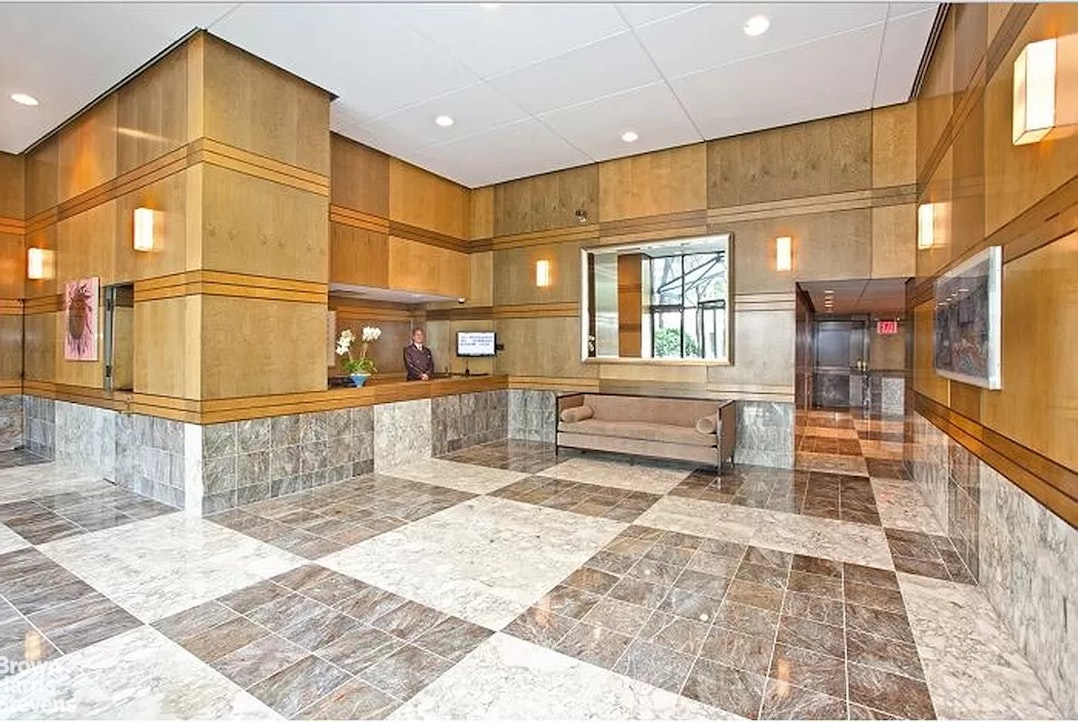 300 East 85th Street 1803 Upper East Side New York NY 10028