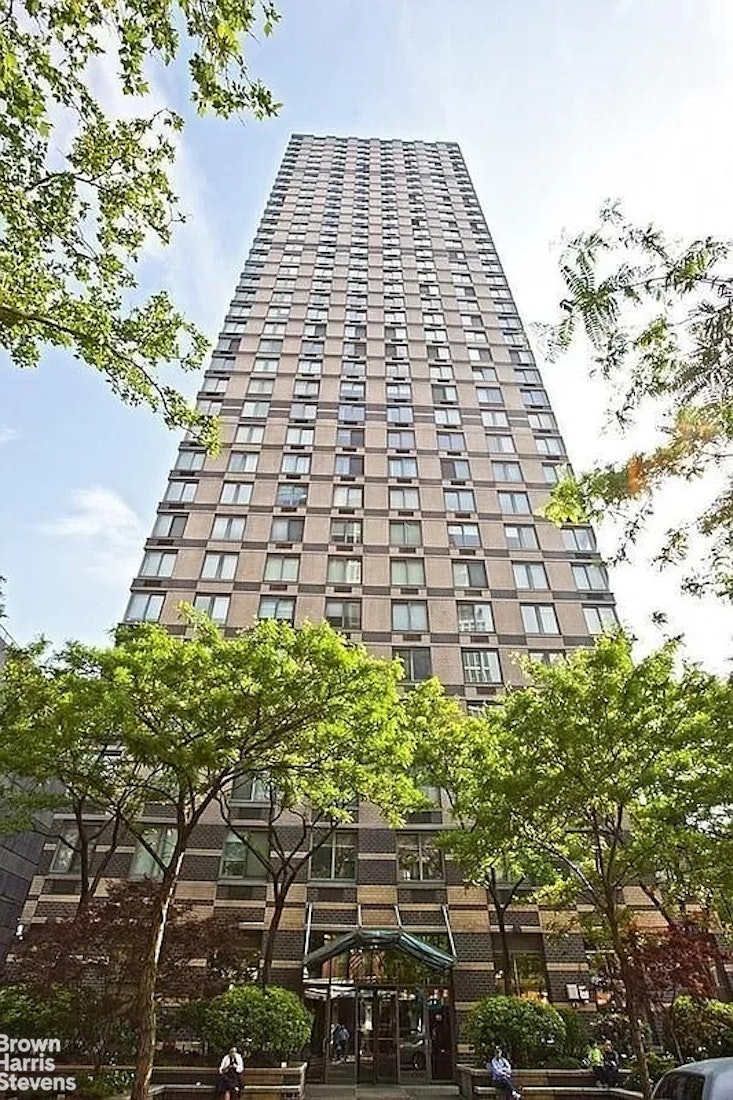 300 East 85th Street 1803 Upper East Side New York NY 10028