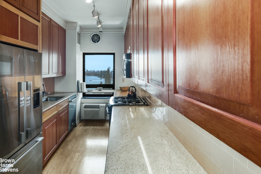 425 East 58th Street 35E Sutton Place New York NY 10022