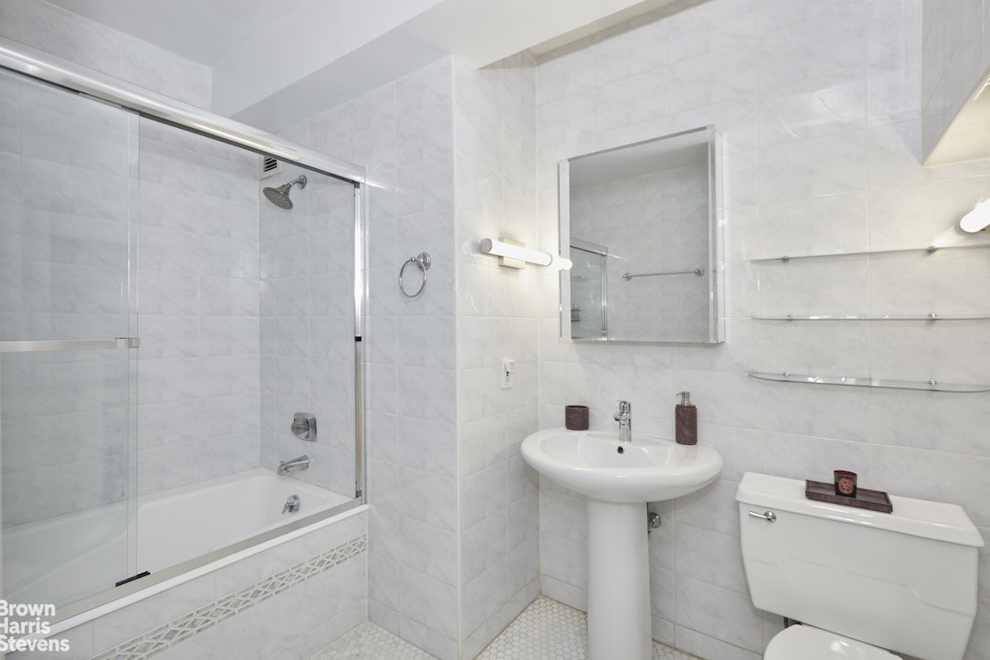 135 West 70th Street 2G Lincoln Square New York NY 10023