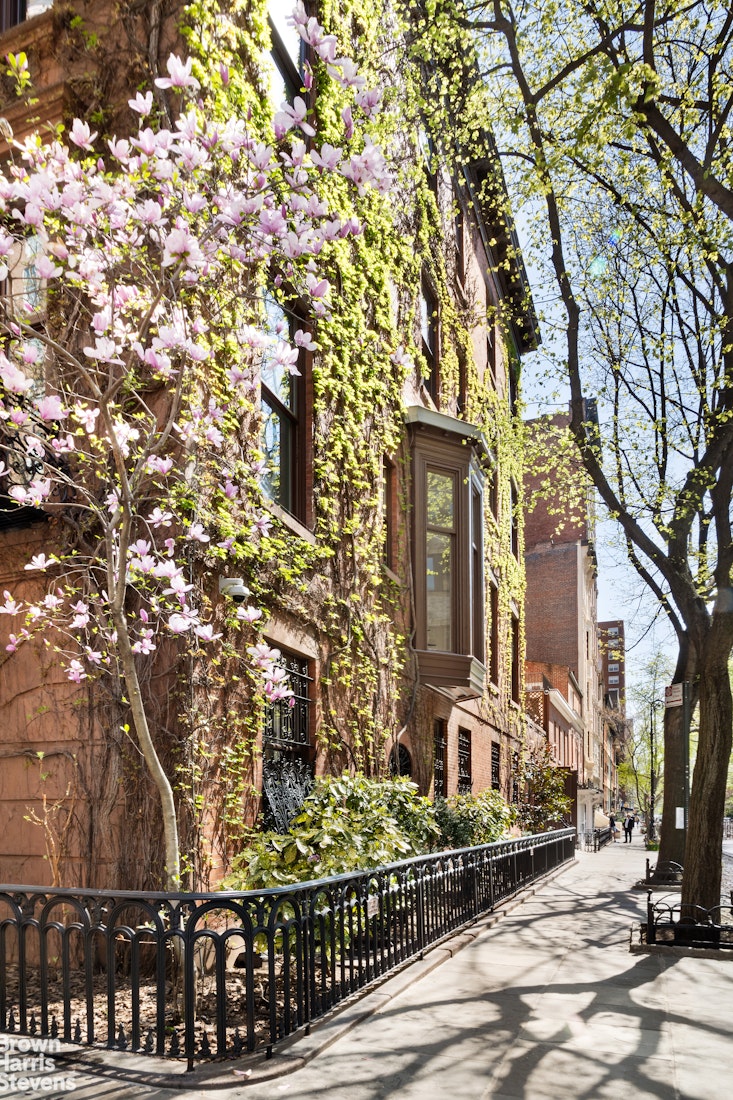 82 Irving Place 4C Gramercy Park New York NY 10003