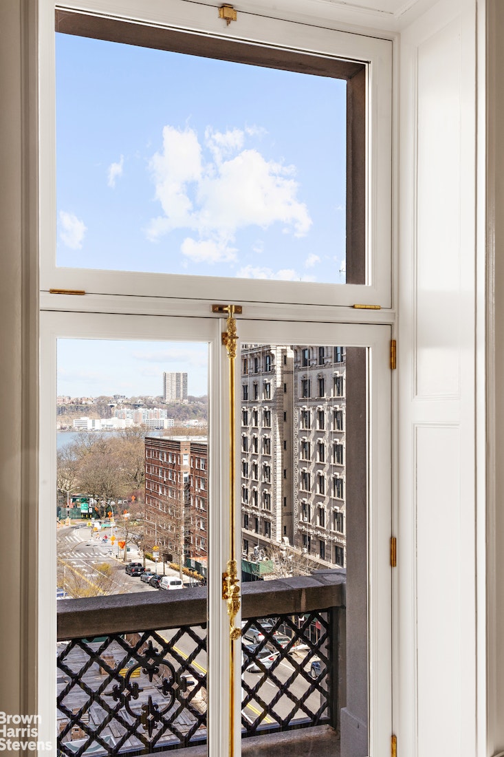 390 West End Avenue H5 Upper West Side New York NY 10024