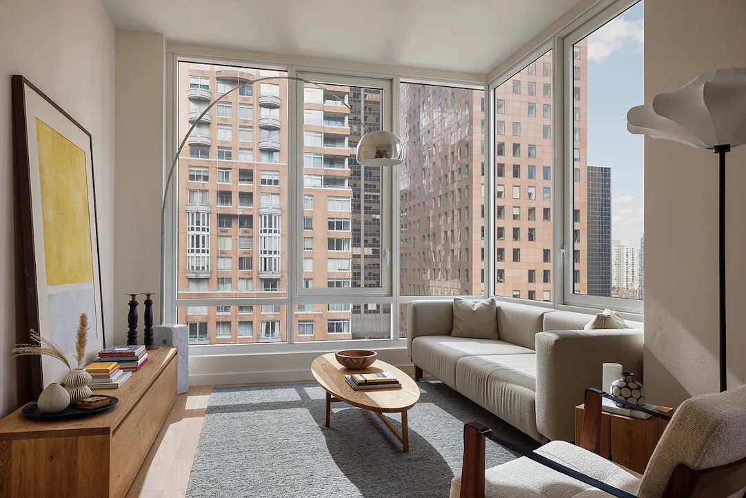 135 East 47th Street 20B Turtle Bay New York NY 10017