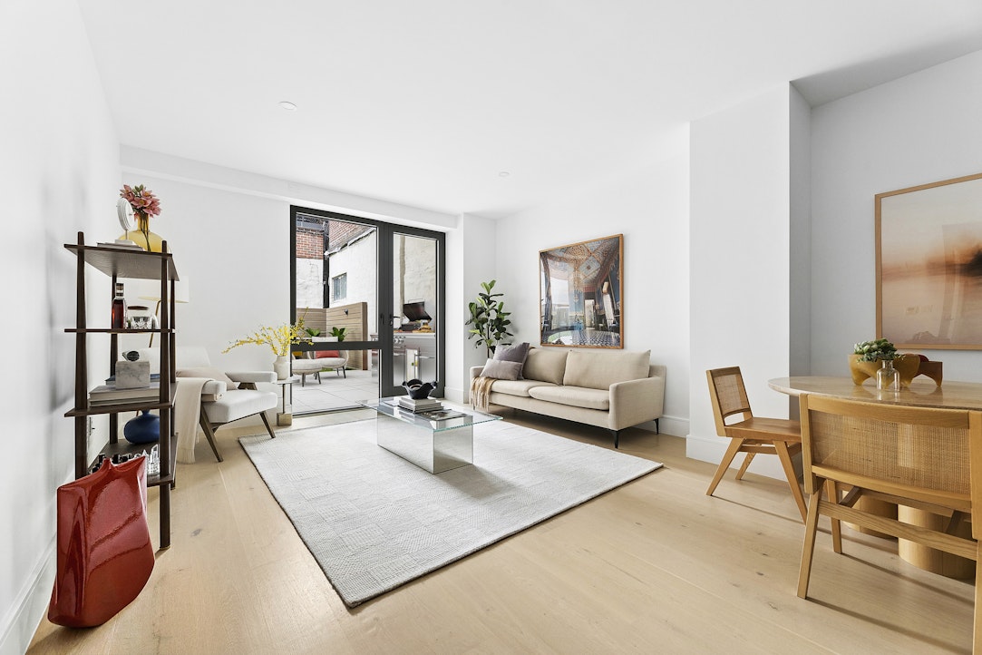 244 East 52nd Street MAISONETTE Turtle Bay New York NY 10022