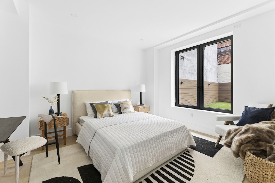244 East 52nd Street MAISONETTE Turtle Bay New York NY 10022