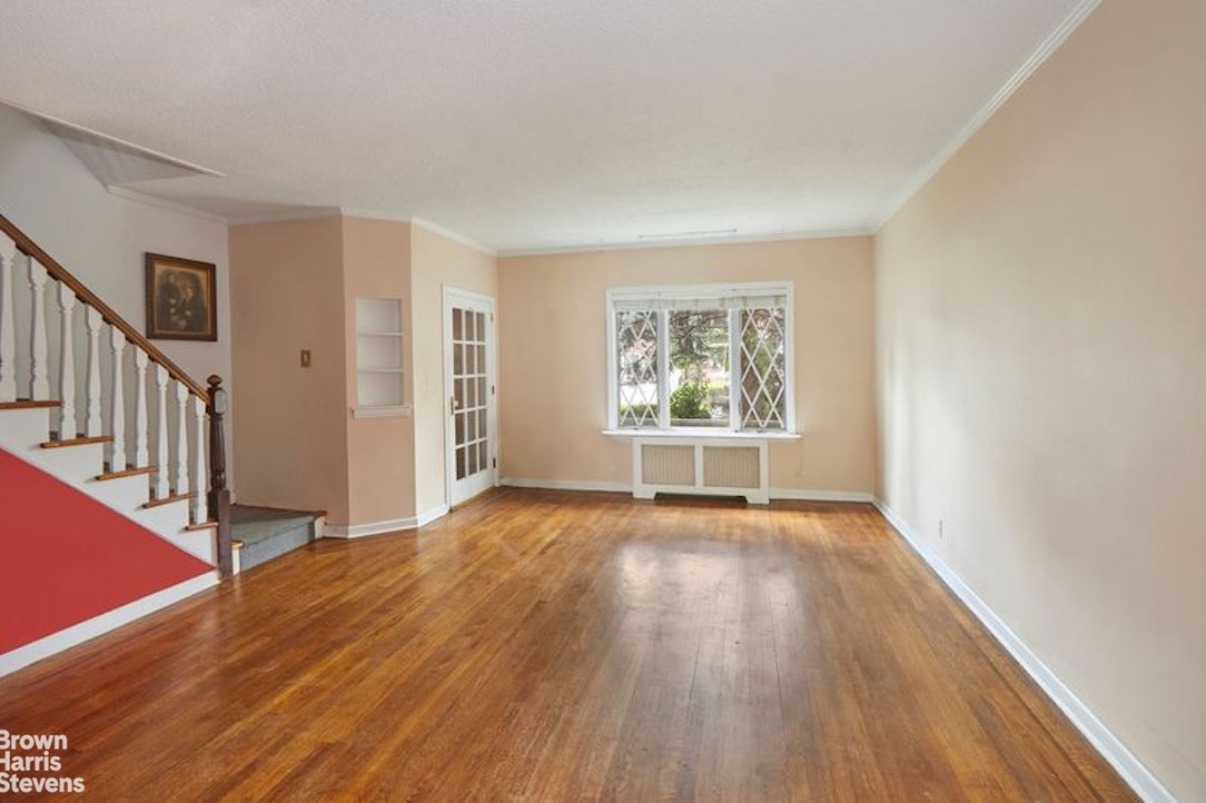 61-57 77th Place Middle Village Queens NY 11379
