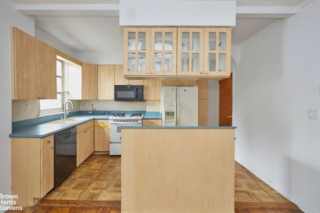 61-57 77th Place Middle Village Queens NY 11379