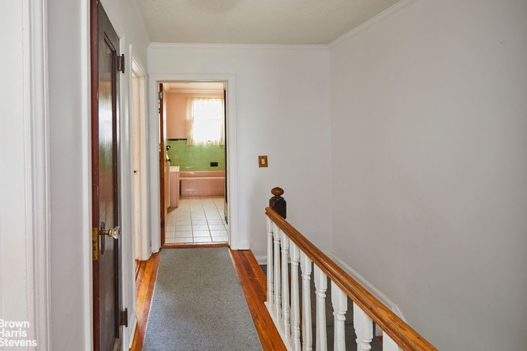 61-57 77th Place Middle Village Queens NY 11379