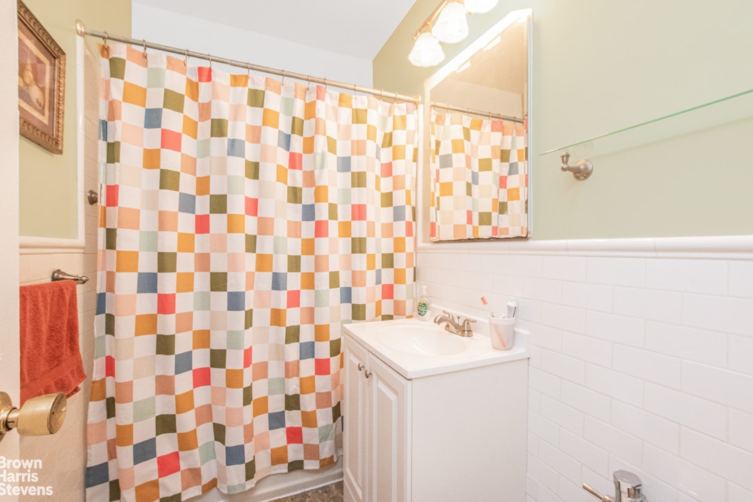 2711 Henry Hudson Parkway West Spuyten Duyvil Bronx NY 10463