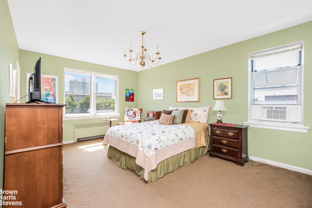 2711 Henry Hudson Parkway West Spuyten Duyvil Bronx NY 10463