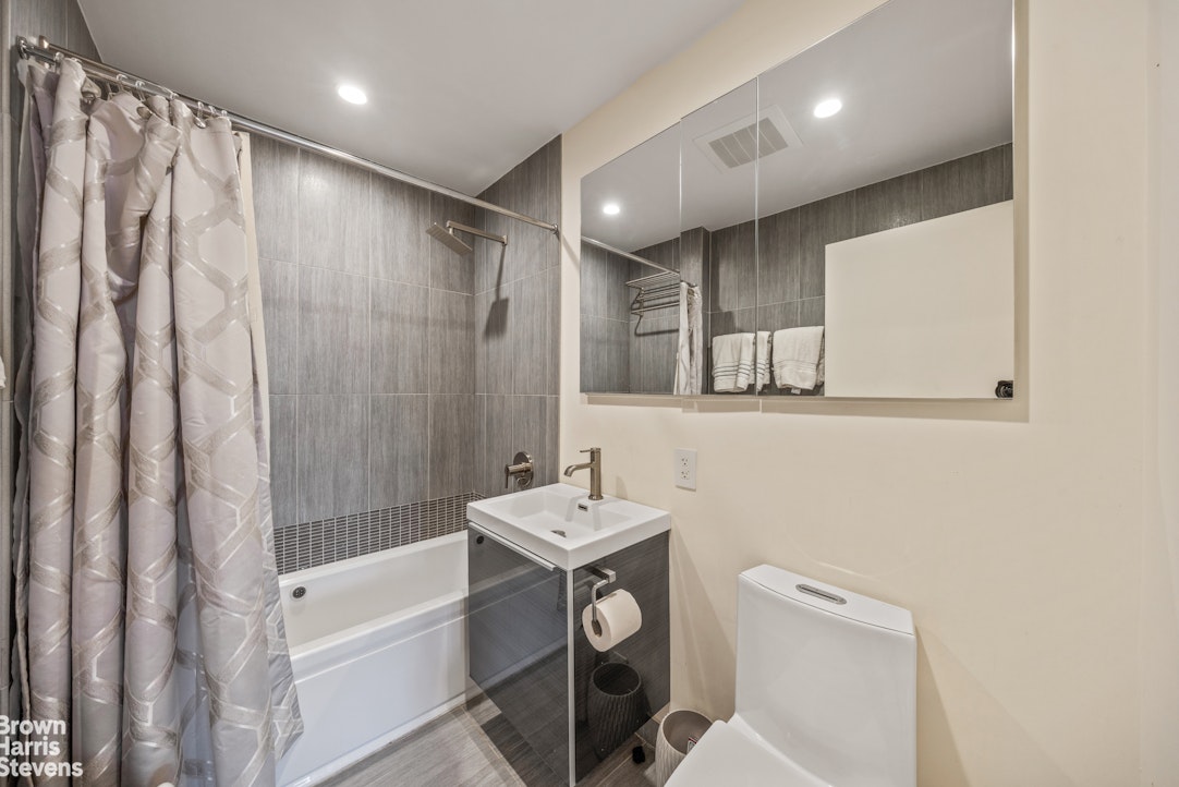 5-49 Borden Avenue 2B Long Island City Queens NY 11101
