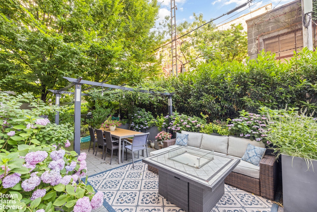 5-49 Borden Avenue 2B Long Island City Queens NY 11101
