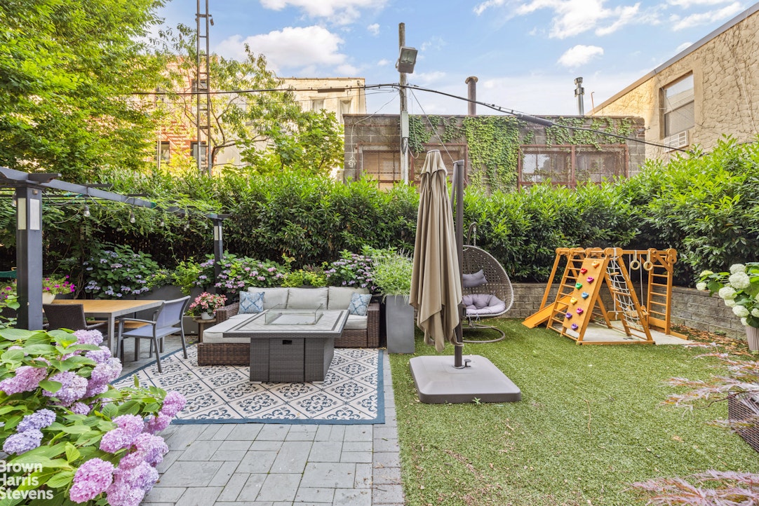 5-49 Borden Avenue 2B Long Island City Queens NY 11101