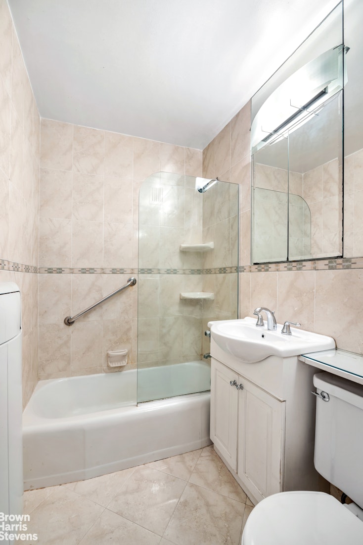 345 East 52nd Street 5G Turtle Bay New York NY 10022