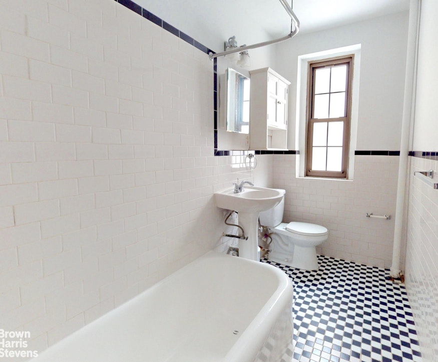 1100 Grand Concourse 1D Concourse Bronx NY 10452