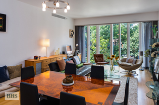 122 GREENWICH AVENUE