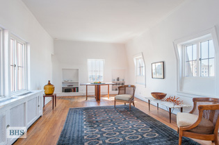 DELIGHTFUL PENTHOUSE WITH TERRACE
