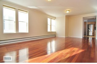 Huge Dplx with Parking Exclusive Garden