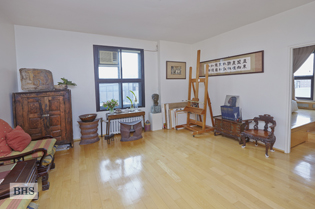 4 LEXINGTON AVENUE