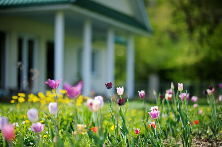 Why the Spring and Summer Months Are the Best Time to List Your Home