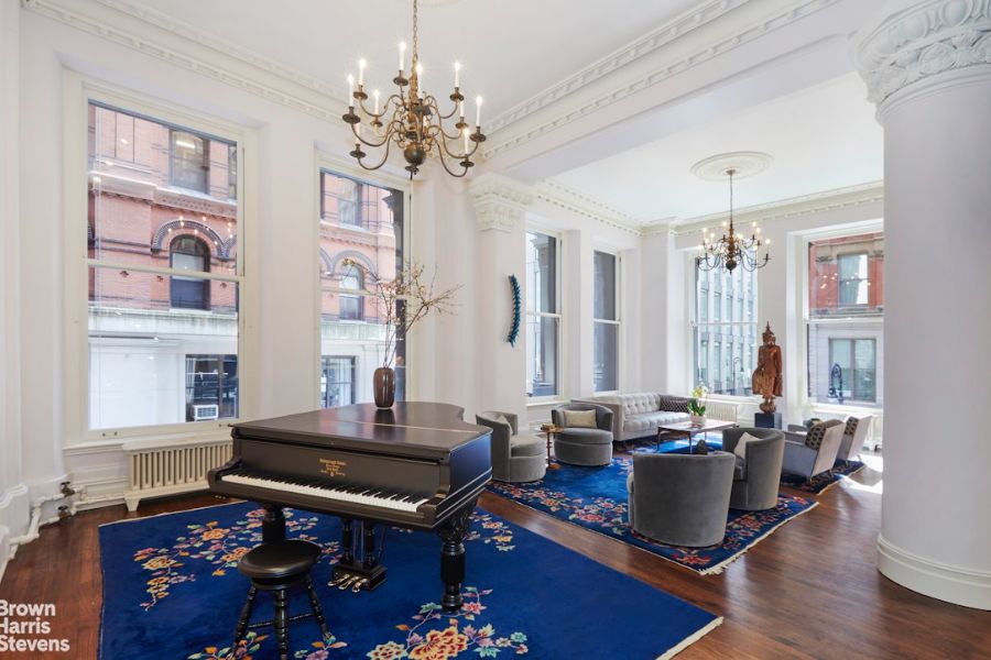 Take a Look Inside this Corner Loft in the Heart of FiDi