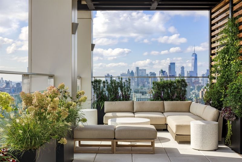 What Top Agents Burt and Jessica Savitsky Love About VU New York's Penthouses