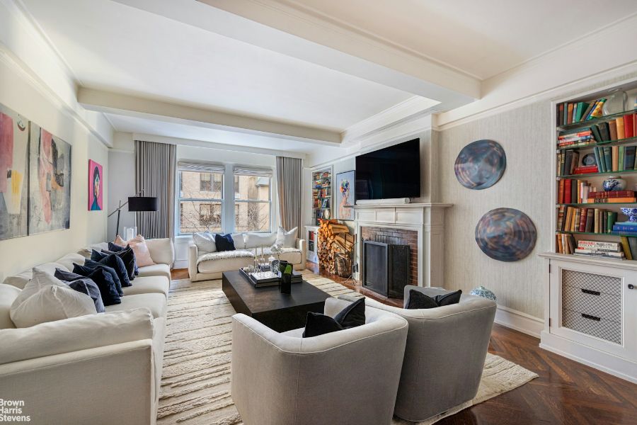 A Schwartz & Gross Designed Pre-War Gem: 1070 Park Avenue