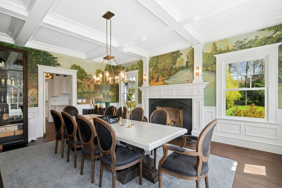 Five Stunning Homes for Hosting an Unforgettable Mother’s Day Brunch