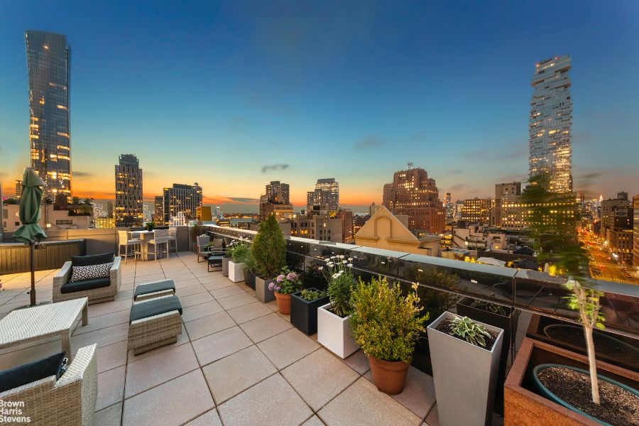 Explore this Gorgeous Tribeca Penthouse with Panoramic City Views