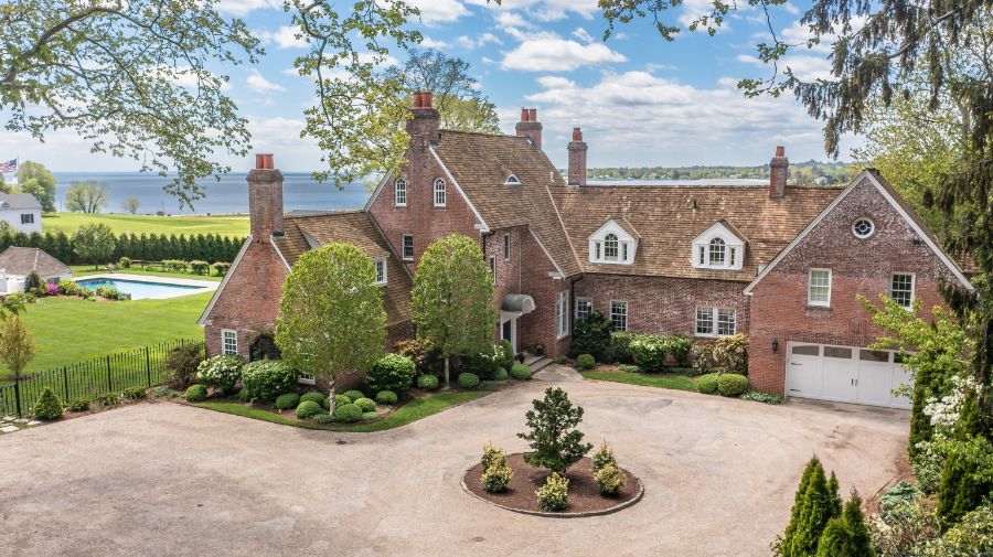 Pebbles: A Touch of Old Hollywood in Fairfield, CT