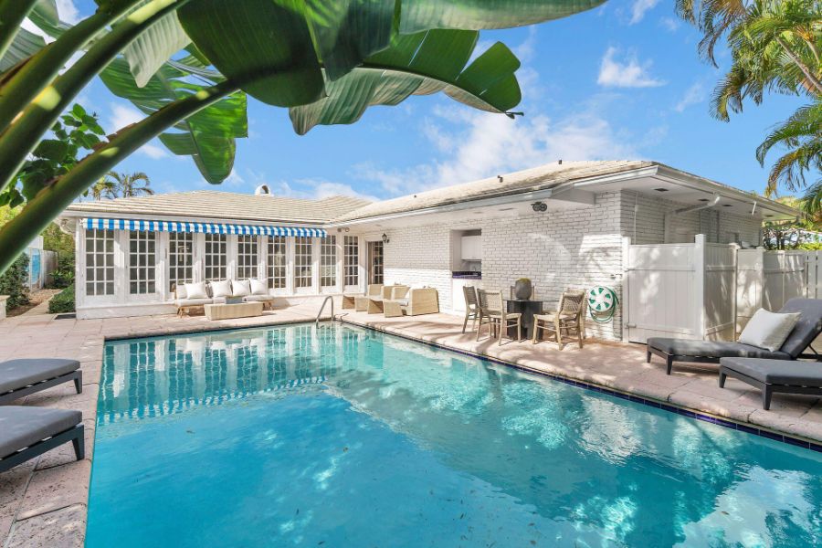 Explore this Luxurious Mid-Century Home in Palm Beach