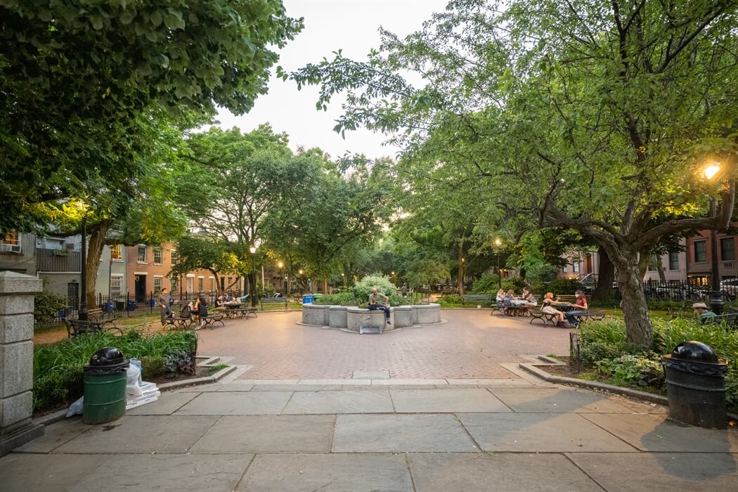Neighborhood Guide to Cobble Hill